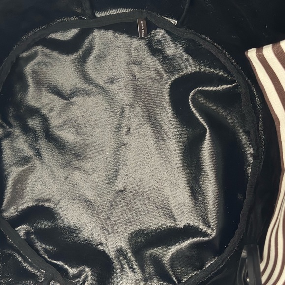 Henri Bendel Striped Weekender X-Large Tote NWOT - Picture 12 of 15